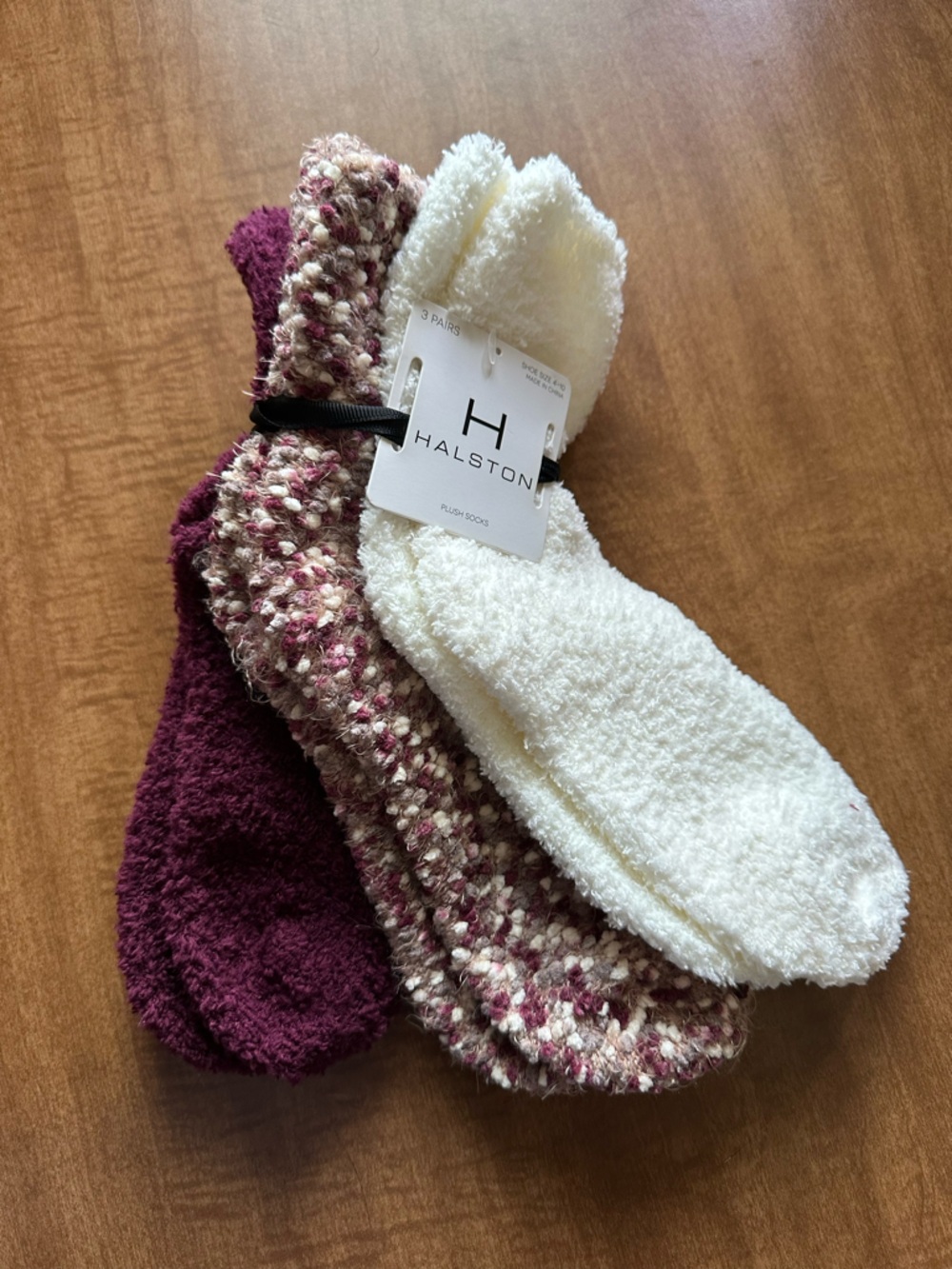 Halston Heritage Plush 3 Sock Set - Cream & Maroon Speckle